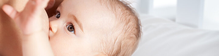 Neugeborene stillen » So stillen Sie einen Säugling richtig | HiPP