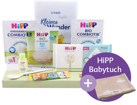 Eine Vielzahl von Babypflegeprodukten, darunter eine Babyflasche, ein Beutel für Babynahrung, ein Babytuch, eine Babylotion und ein Beißring für Babys.