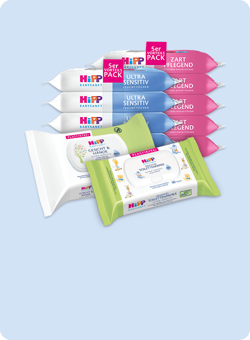 Verschiedene Babyfeuchttücher der Marke "Hipp" mit unterschiedlichen Verpackungsdesigns und Empfindlichkeitsstufen.